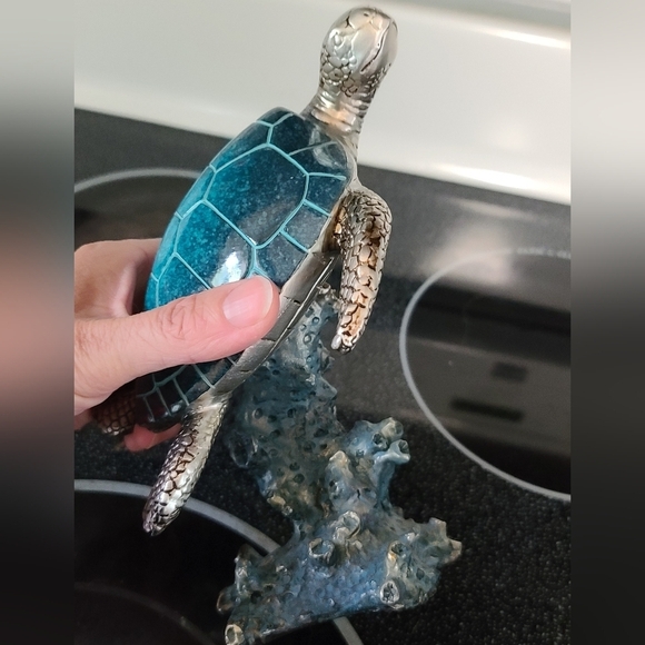 Hand painted resin turtle and coral sculpture - Picture 9 of 11